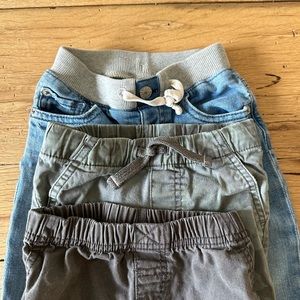Bundle of 3 toddler pants